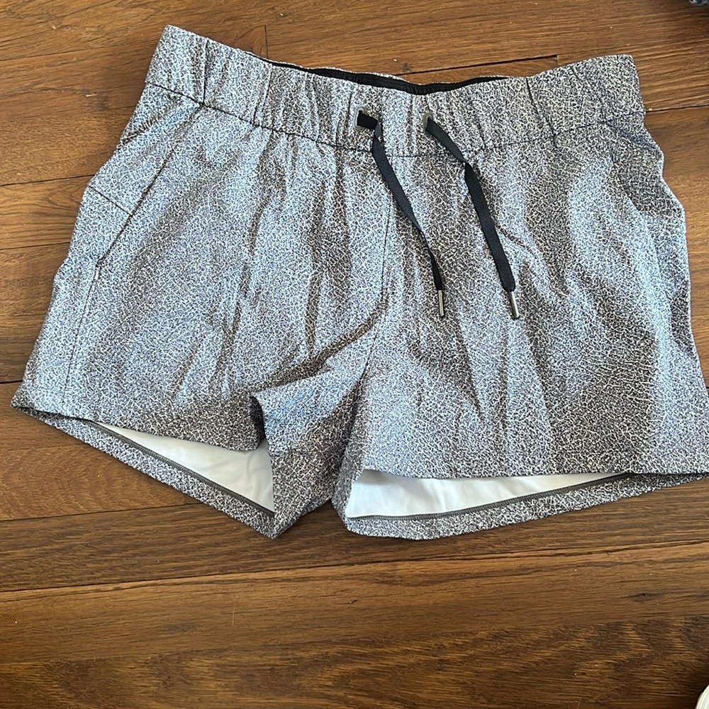 Lululemon On the Fly short